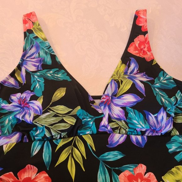 Ruby Ribbon Figi Swimsuit #1602 - Picture 6 of 10